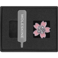 Przypinka MOLESKINE Sakura Pin Crystal Flower 2025, r&oacute;�owa